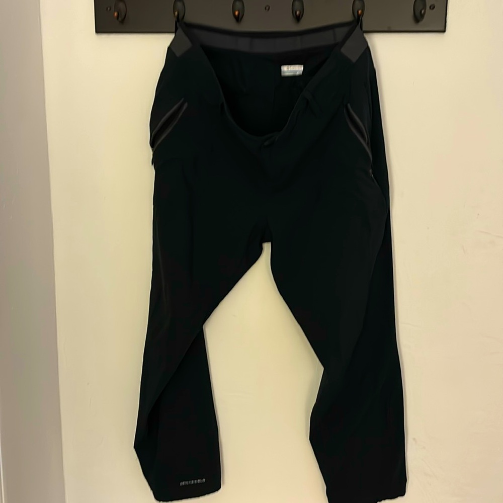 Columbia black Omni shield field pants